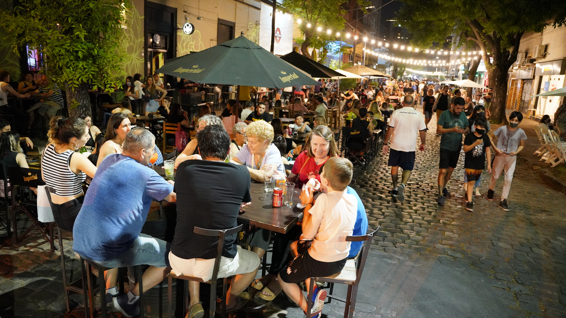 Vuelve el Corredor Gastronómico a Villa Ballester con foodtrucks y música en vivo